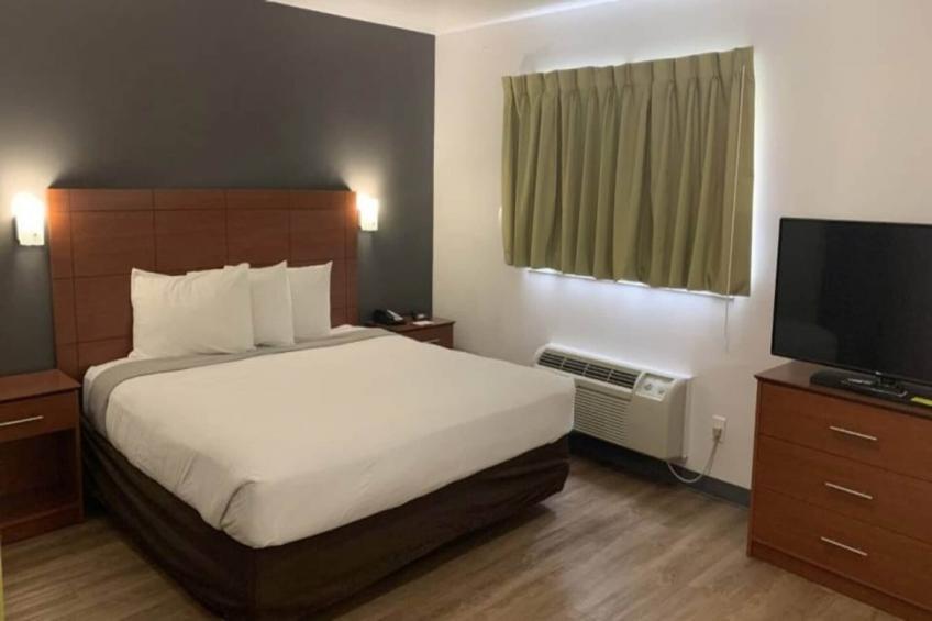 1 Queen Bed  Premium Kitchen Non-Smoking
