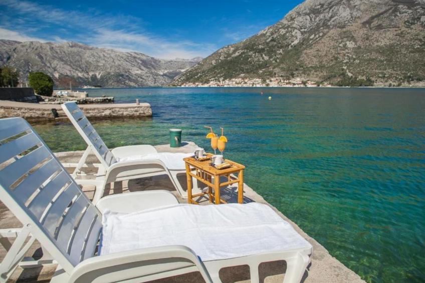 Charming Seaside Escape in Kotor - One Bedroom Apartment with Garden 3 - foto 19
