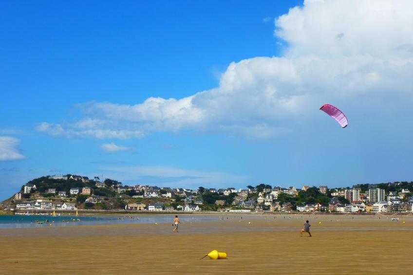 Joli rez-de-jardin avec terrasse sud plage 800 m - foto 14