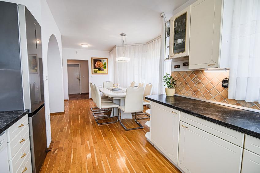 Stunning Rural Holiday Home with Garden and BBQ -  Four Bedroom Holiday Home - foto 13