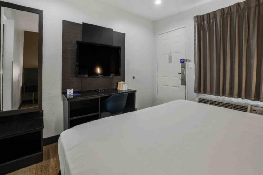 1 King Bed  Non-Smoking - foto 5