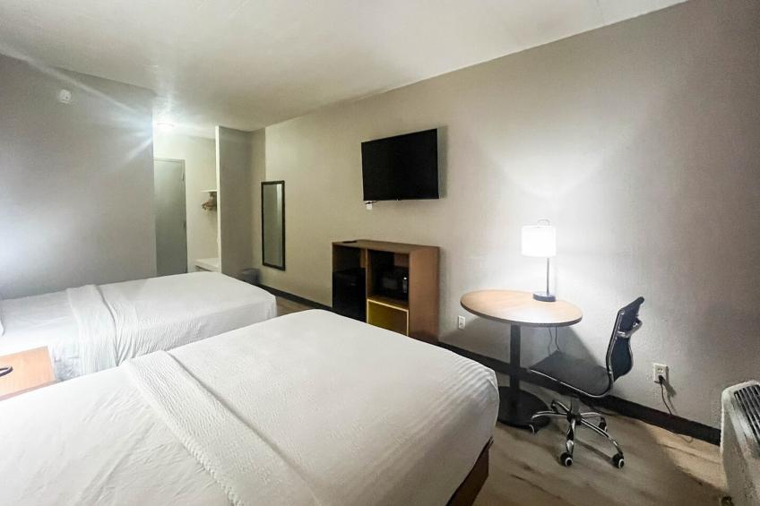 2 Queen Beds | Non-Smoking, Micfridge - foto 5