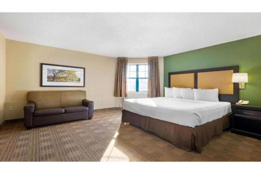 1 Queen Bed  Non-Smoking Kitchen - foto 8