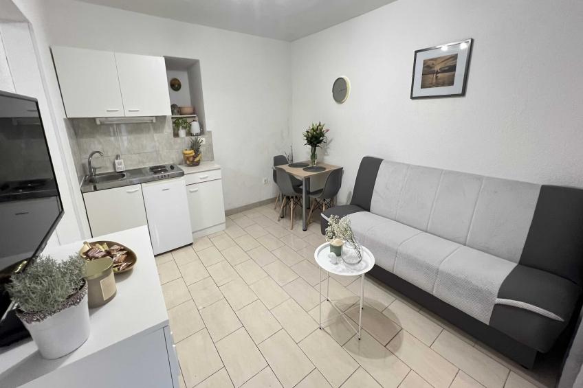 Apartmani Vela Makarska - Studio With Garden View - foto 4