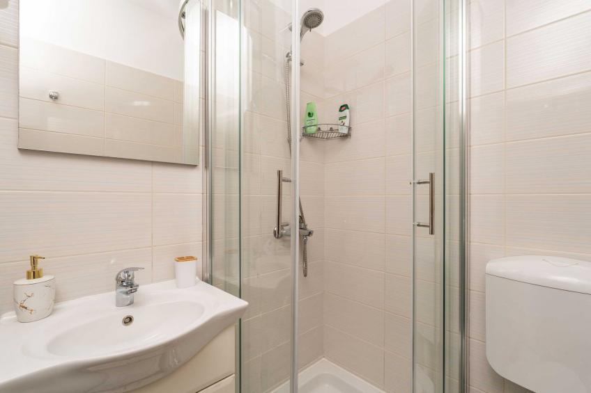 Apartment Family Tokić - One Bedroom Apartment with Terrace - foto 17