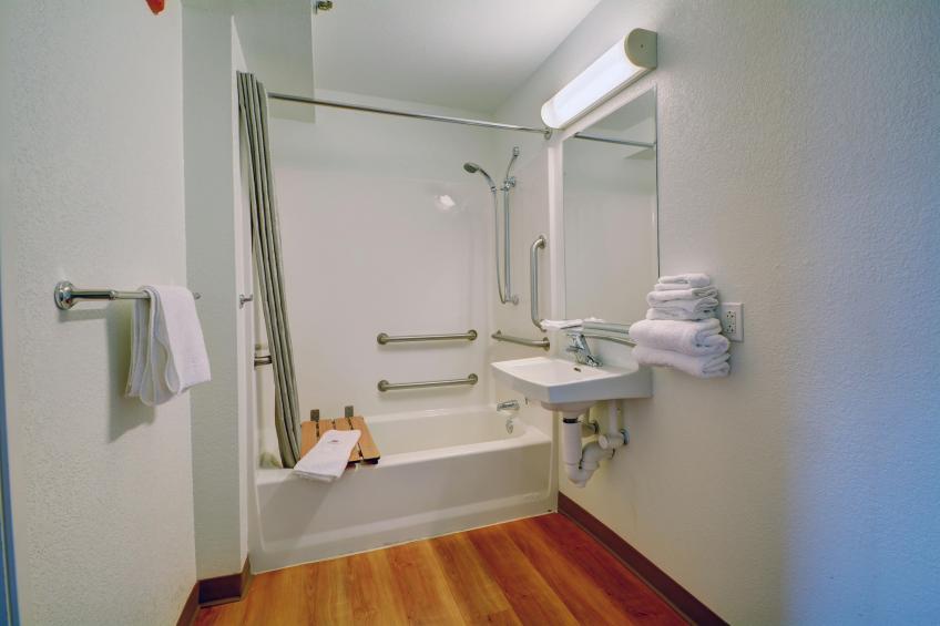 1 Queen Bed  Micfridge - foto 14