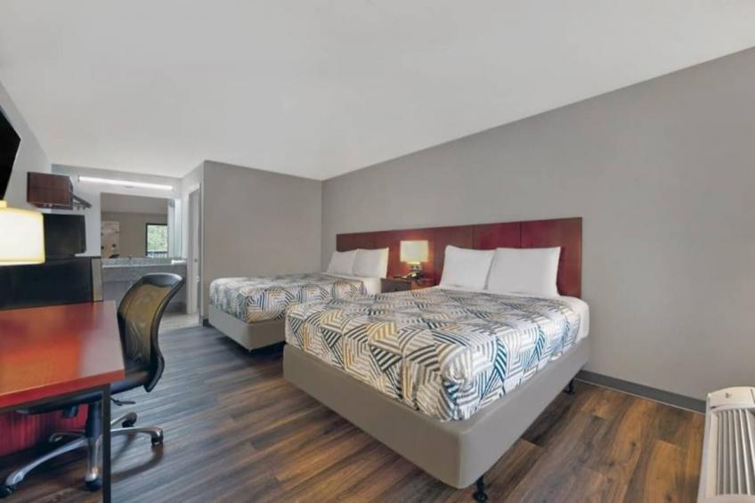 2 Queen Beds  Non-Smoking Micfridge - foto 4