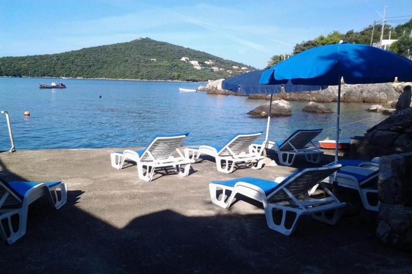 Apartments Rašica Molunat - One Bedroom Apartment with Patio and Sea View (Soba do kamina) - foto 11