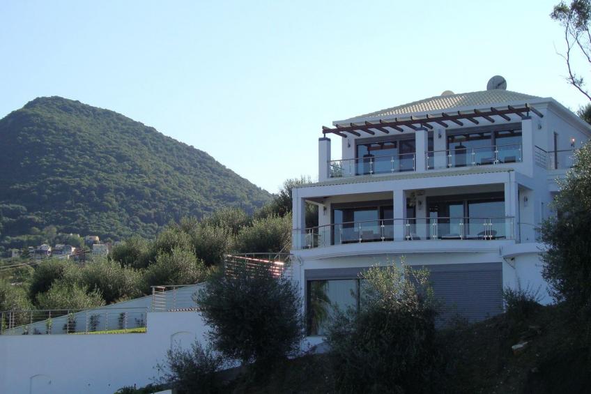 Ferienvilla mit Blick auf das Wasser - foto 24