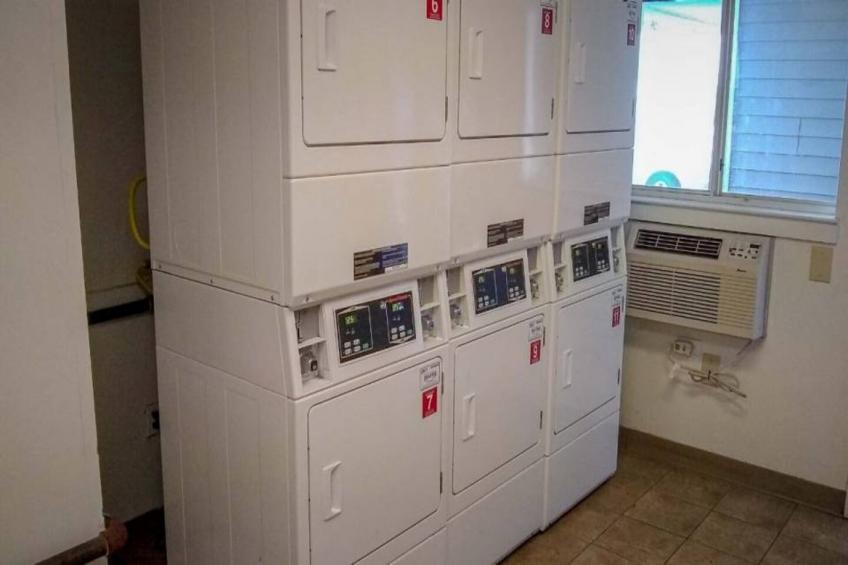 2 Full Beds  Smoking Kitchen - foto 11