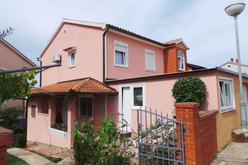 Holiday apartment with air conditioning and barbecue - BF-76X4