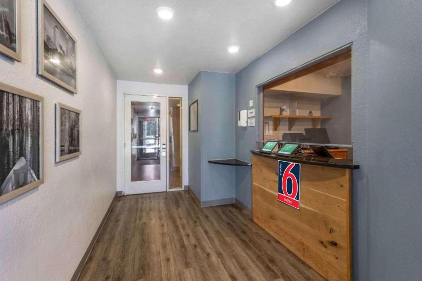 2 Full Beds | Smoking, Kitchen - foto 25