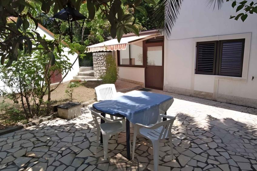 Vakantiewoning met terras en wasmachine - VW-RBJM