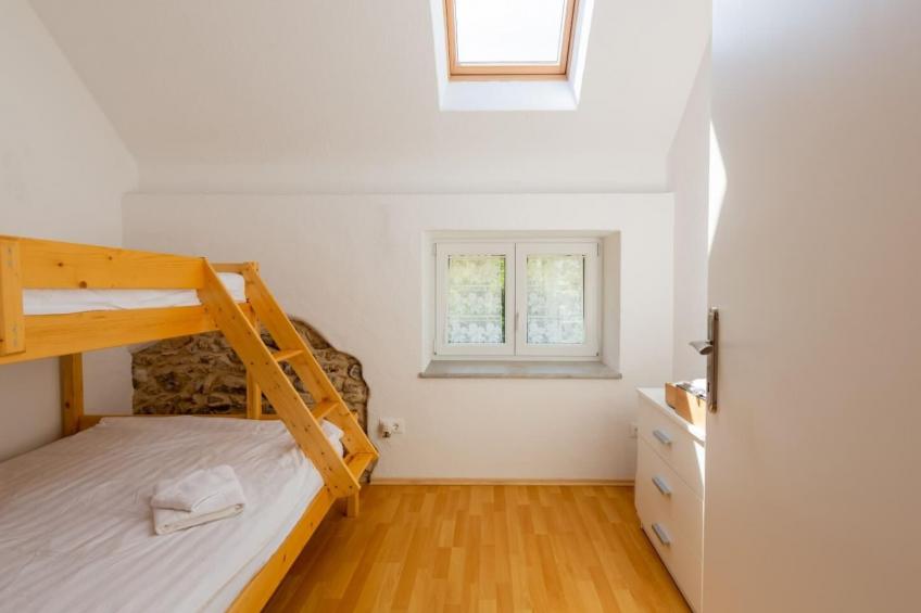 Schönes Apartment in Gozd mit Garten, tollem Ausblick - foto 9