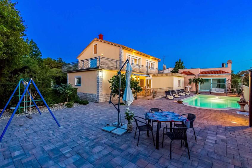 Holiday house with Pool - BF-634M5