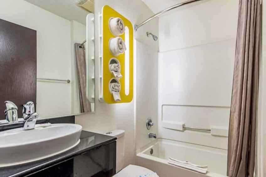 2 Queen Beds  Mobility Accessible Tub Nsmk - foto 16