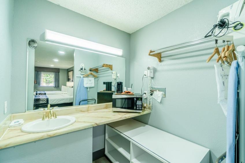 2 Queen Beds with Kitchenette - foto 24