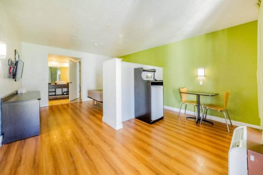 2 Queen Beds  Non-Smoking - foto 27