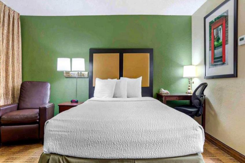 1 Queen Bed | Non-Smoking, Kitchen - foto 11