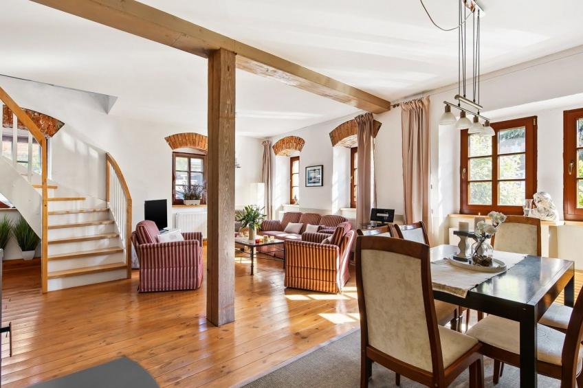 mit Garten, Grill und Terrasse