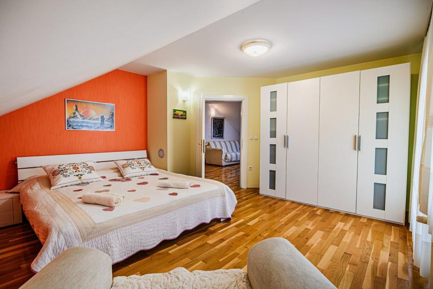 Stunning Rural Holiday Home with Garden and BBQ -  Four Bedroom Holiday Home - foto 23