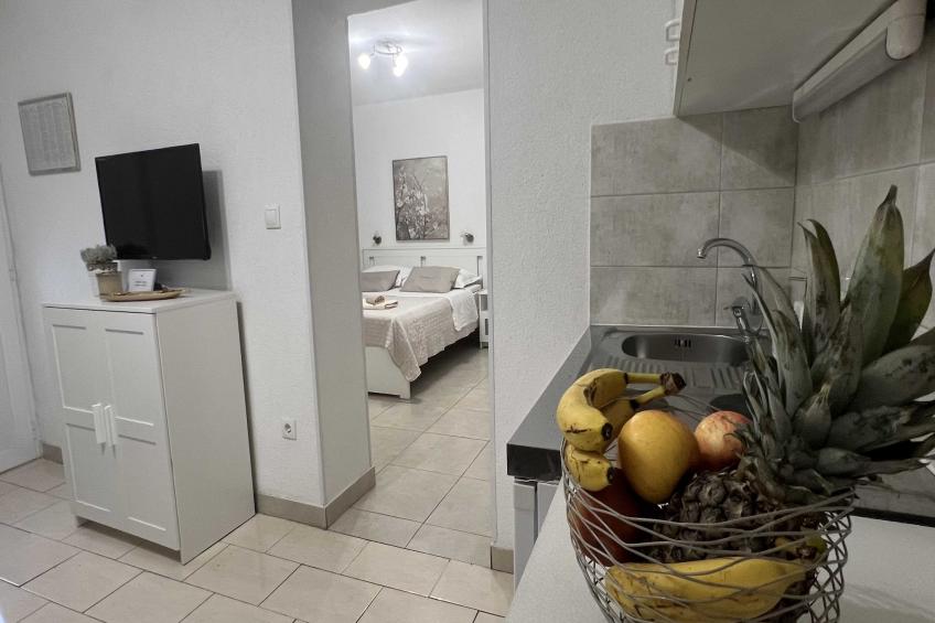 Apartmani Vela Makarska - Studio With Garden View - foto 14