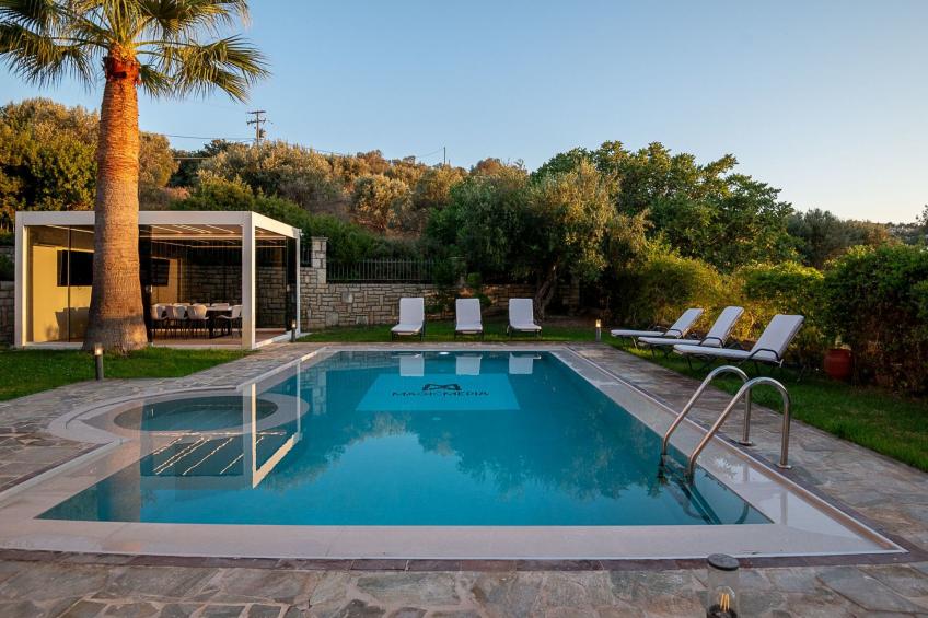 Neue Familienvillen mit 2 privaten Pools, Spielzimmer