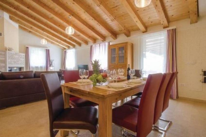 mit Pool, Whirlpool, Terrasse und Garten - foto 19