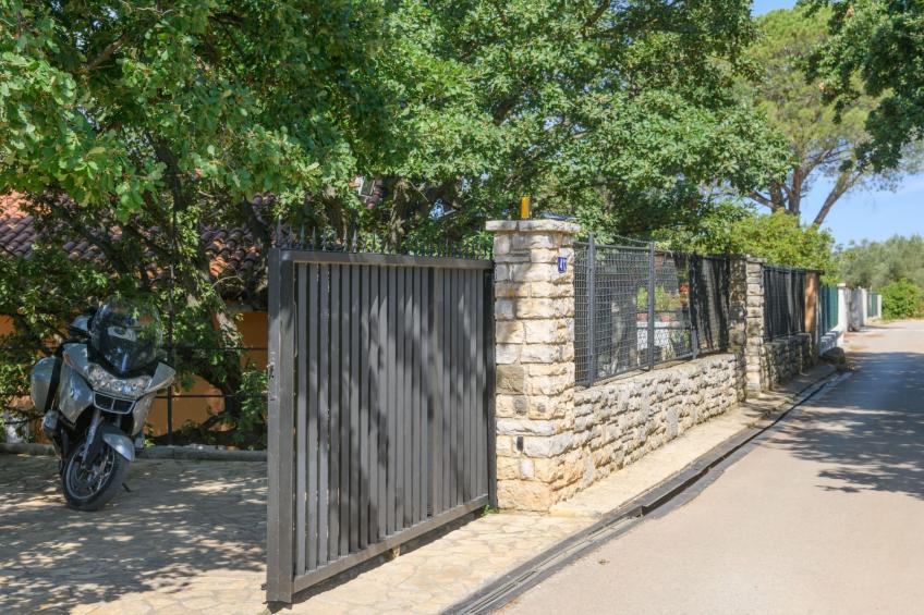 Wunderschönes Ferienhaus in Pomer mit Garten - foto 47