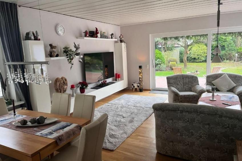 Private Ferienwohnung in Nordenham mit großem Garten