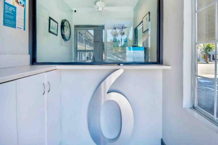 1 King Bed  Non-Smoking Kitchen - foto 34