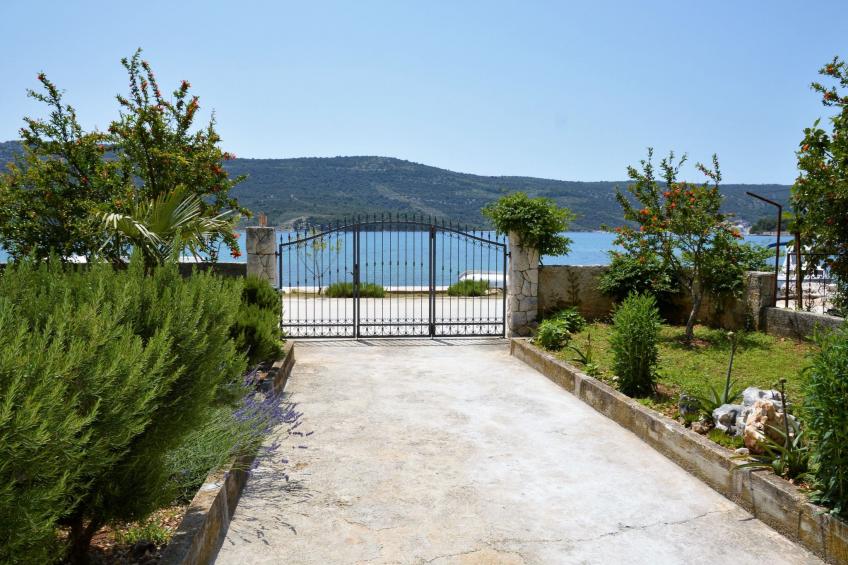 Schöne Wohnung in Poljica mit privatem Parkplatz - foto 38