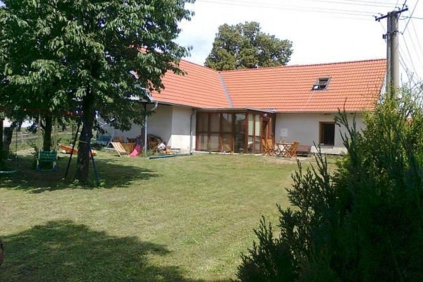 in Libořezy mit Garten und Grill