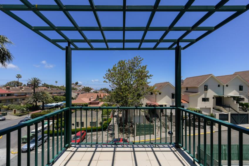 House with cozy garden BBQ and free parking - foto 31