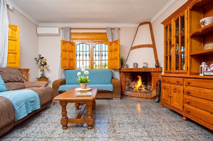 Familienhaus mit großzügigen Außenanlagen - foto 12