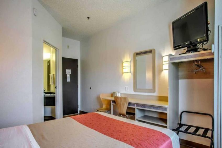 1 Queen Bed  Mobil Acces Tub Nsmk Minifridg - foto 10