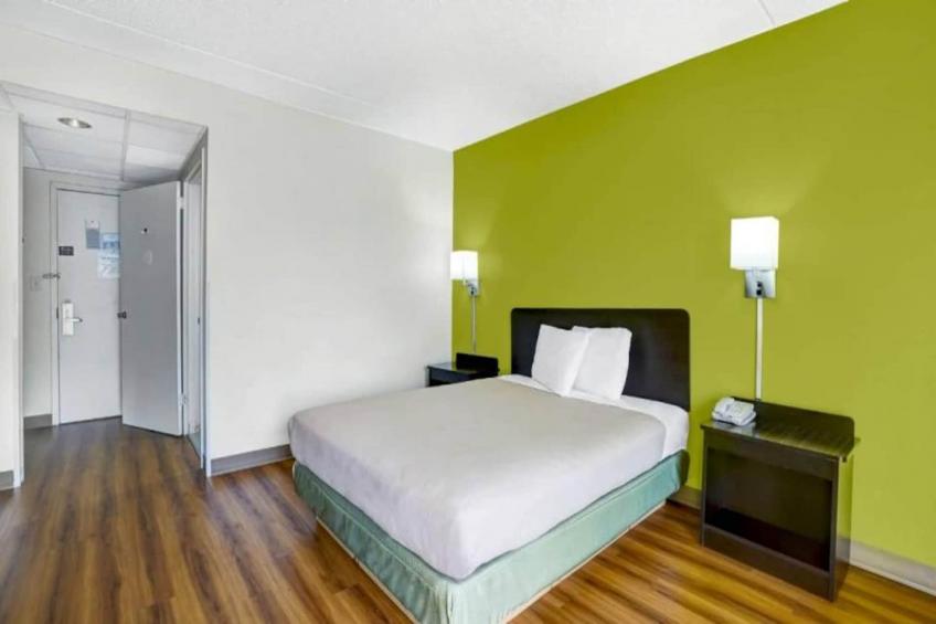 1 Queen Bed  Mobil Access Tub Nsmk Micfridg - foto 18