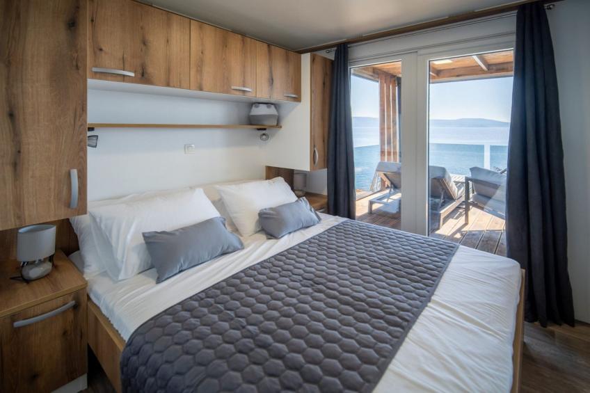 Seaside Deluxe Escape at Klenovica Camping - Two Bedroom Mobile Home with Hot-Tub  (owner 419) - foto 12