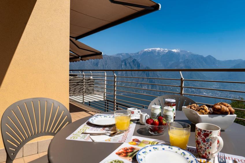 Lights on the Lake Zweizimmerwohnung mit Terrasse und Pool - foto 8