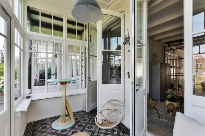 Villa Loft Apartment With Light Garden Room