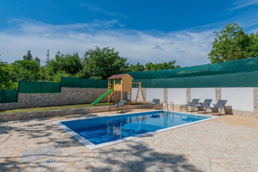 Haus in Grubine mit Außenpool - foto 8