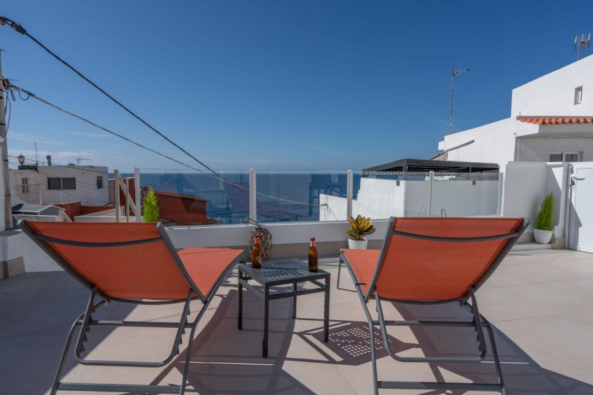 Spektakuläre Höhle mit zwei großen Terrassen am Meer - foto 25