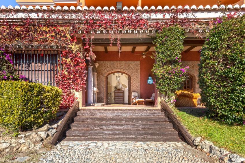 Beheiztes Hallenbad und Freibad - foto 6