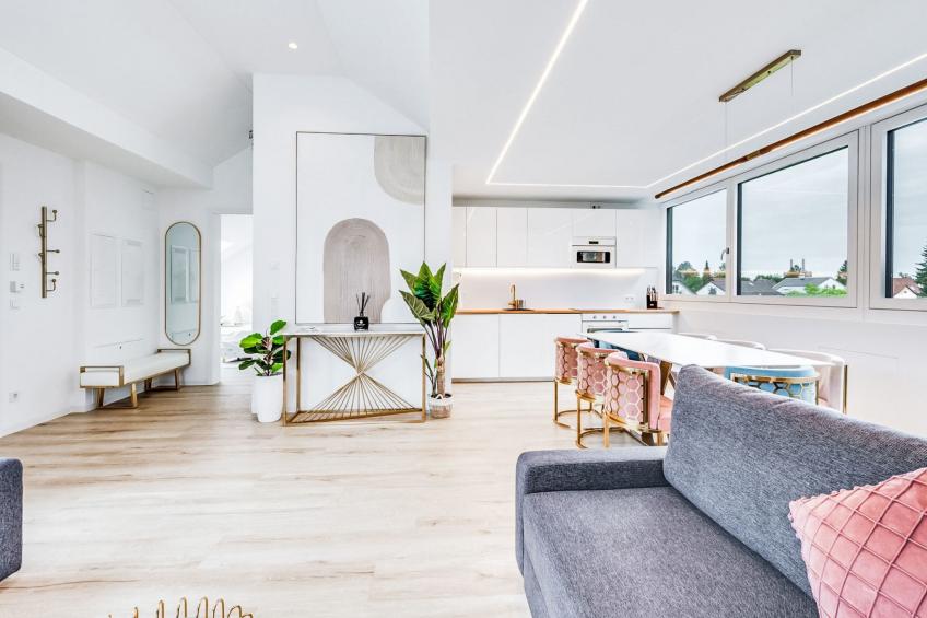Luxus 80m² Dachgeschoss City Wohnung
