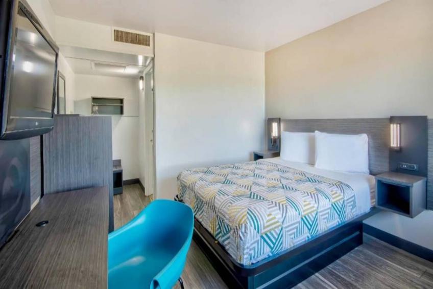 1 Queen Bed  Non-Smoking - foto 11