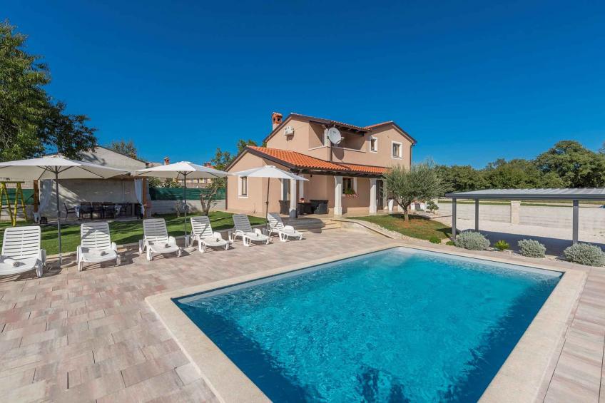 Villa met zwembad en prachtige tuin - BF-4PBZ5 - foto 17