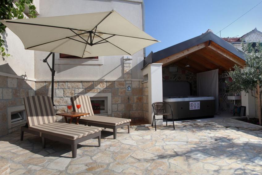 Haus in Mravince mit Whirlpool und Garten - foto 33