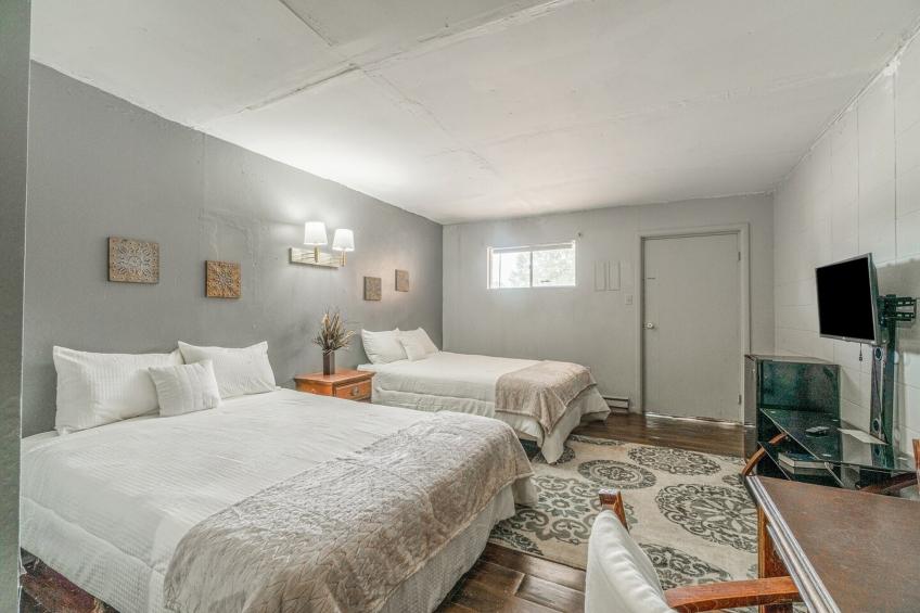 2 Full Beds Non-Smoking