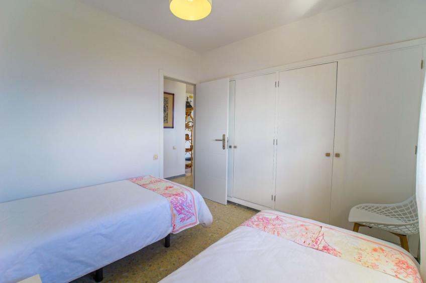 Zweitstöckiges Ferienvilla mit Terrassen, Pool, Sauna sowie herrlichem Berg- un - foto 27