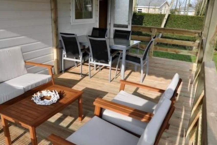 Strandnahes Chalet mit überdachter Veranda